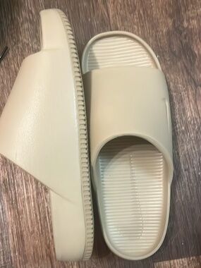 Nike slides